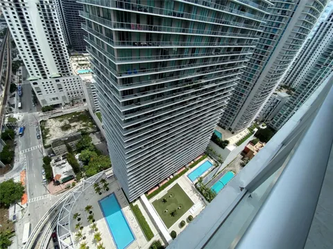 79 SW 12 ST #3810-S