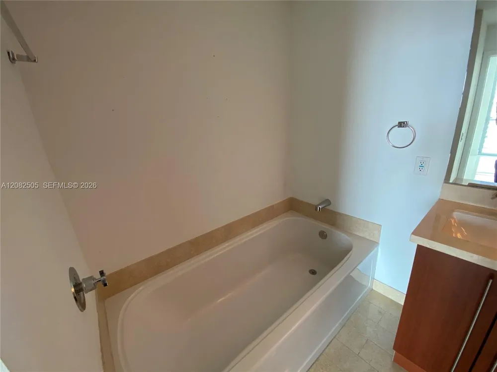 79 SW 12 ST #3810-S Miami, FL 33130