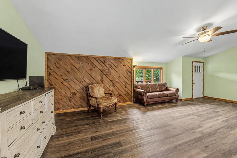 605 Salma Mays Landing, NJ 08330