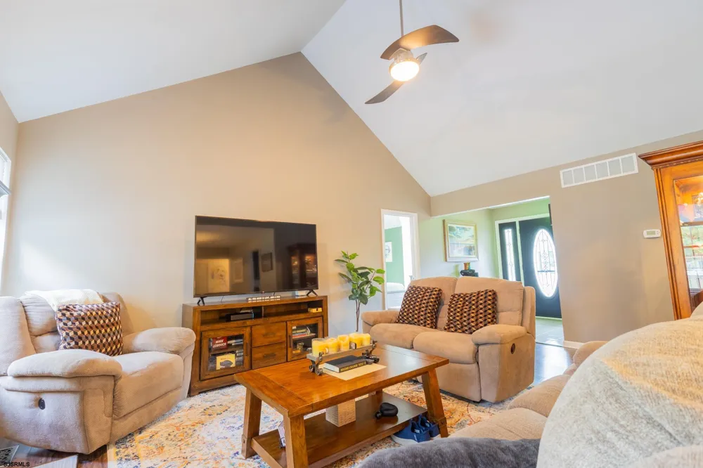 132 Rochelle Egg Harbor Township, NJ 08234