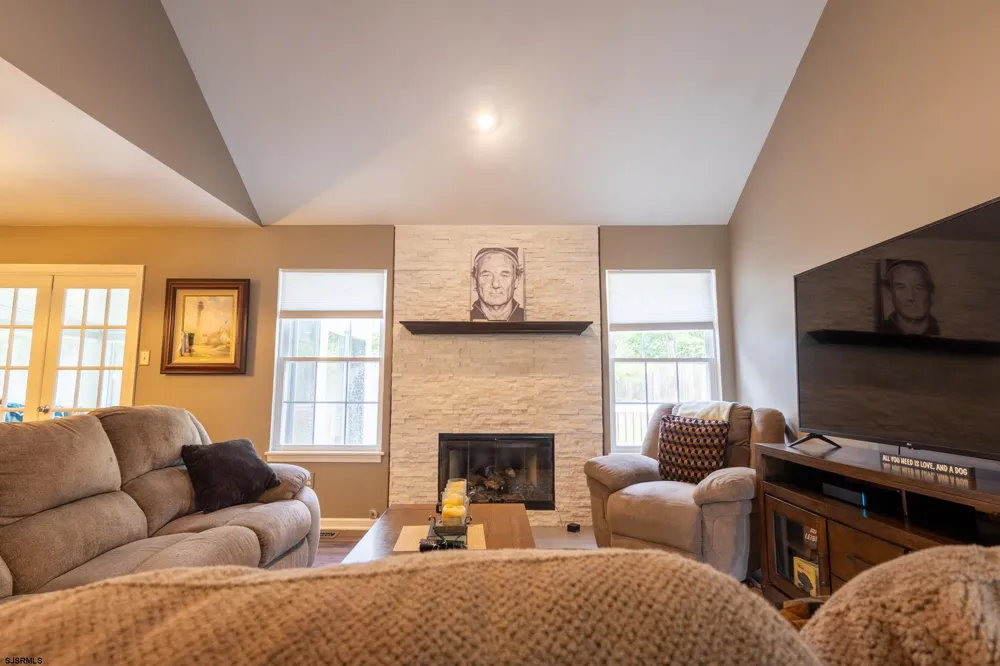 132 Rochelle Egg Harbor Township, NJ 08234