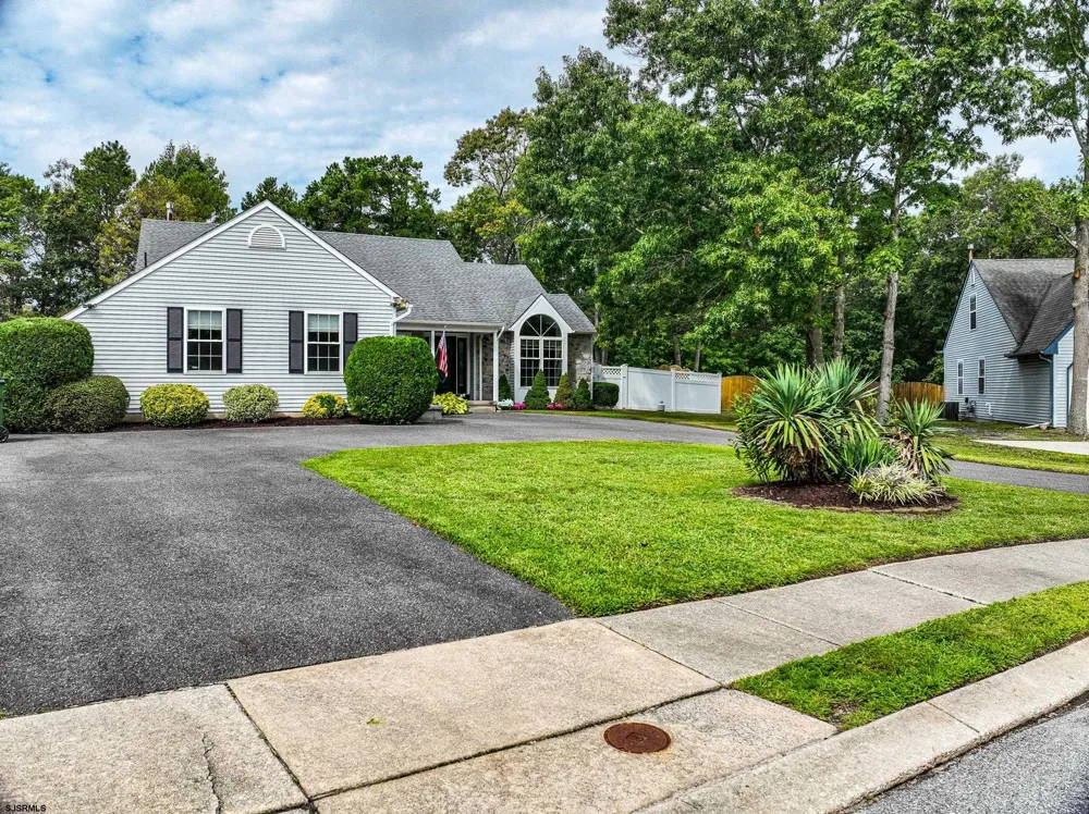 132 Rochelle Egg Harbor Township, NJ 08234