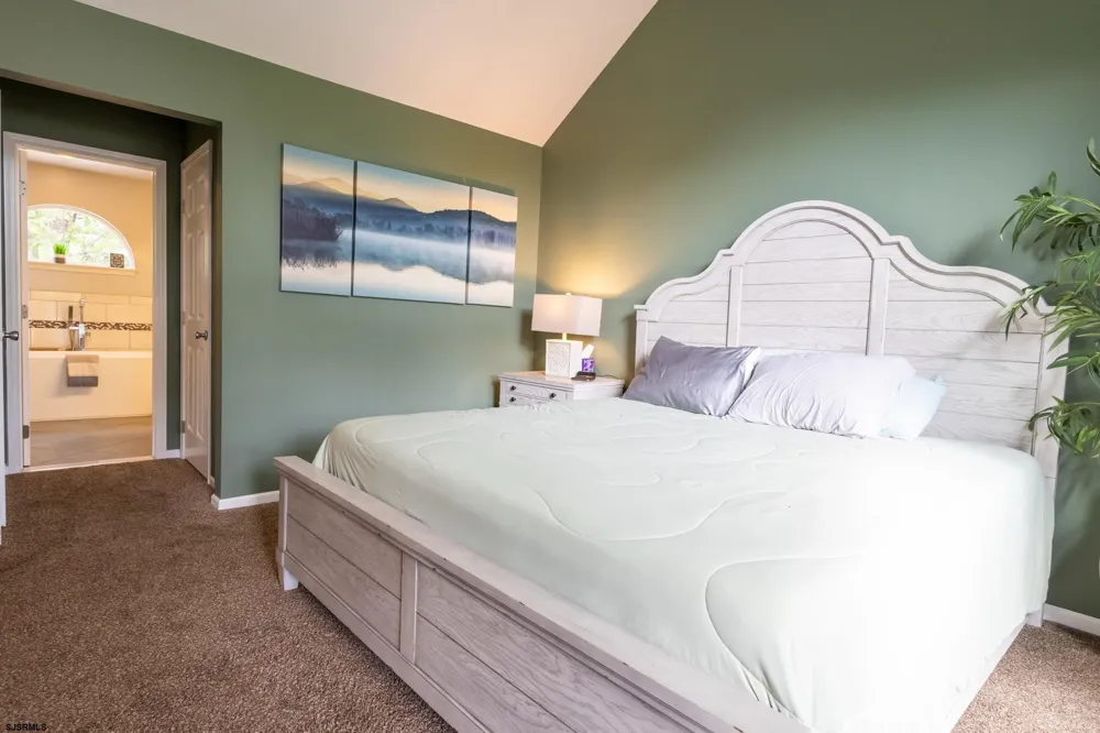 132 Rochelle Egg Harbor Township, NJ 08234
