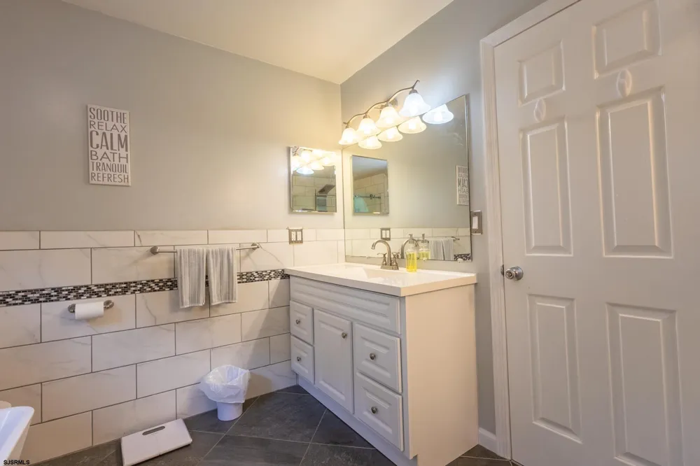 132 Rochelle Egg Harbor Township, NJ 08234