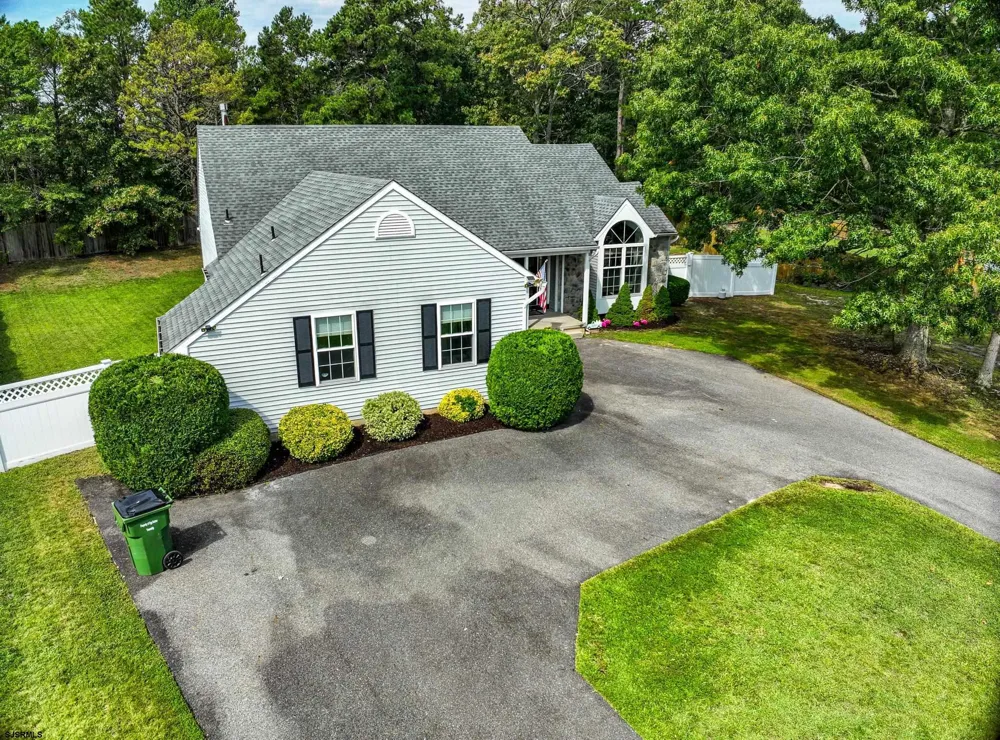 132 Rochelle Egg Harbor Township, NJ 08234