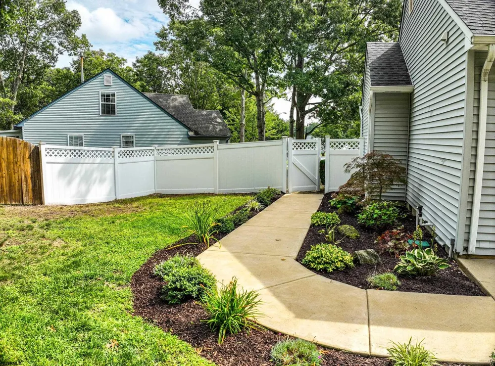 132 Rochelle Egg Harbor Township, NJ 08234