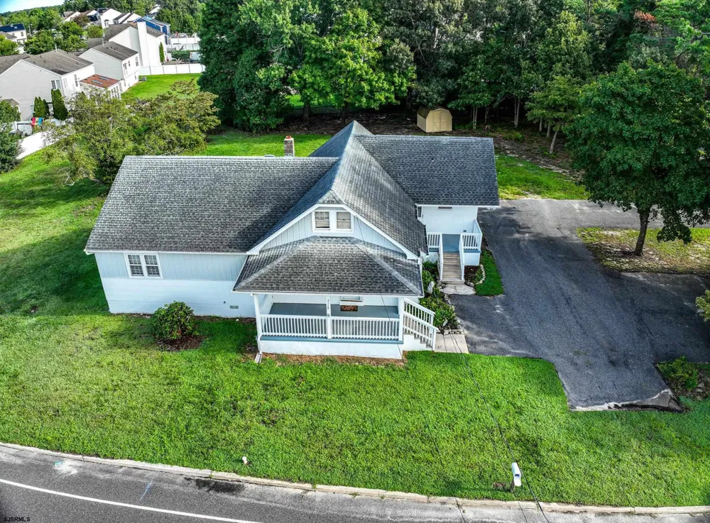 132 Rochelle Egg Harbor Township, NJ 08234