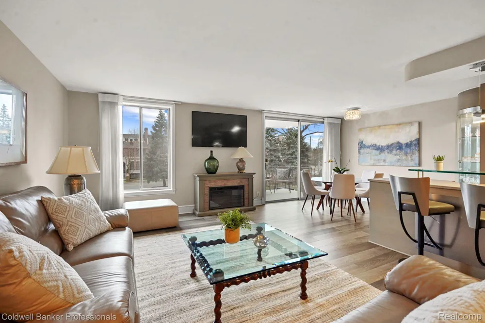 600 W BROWN STREET #109 Birmingham City, MI 48009