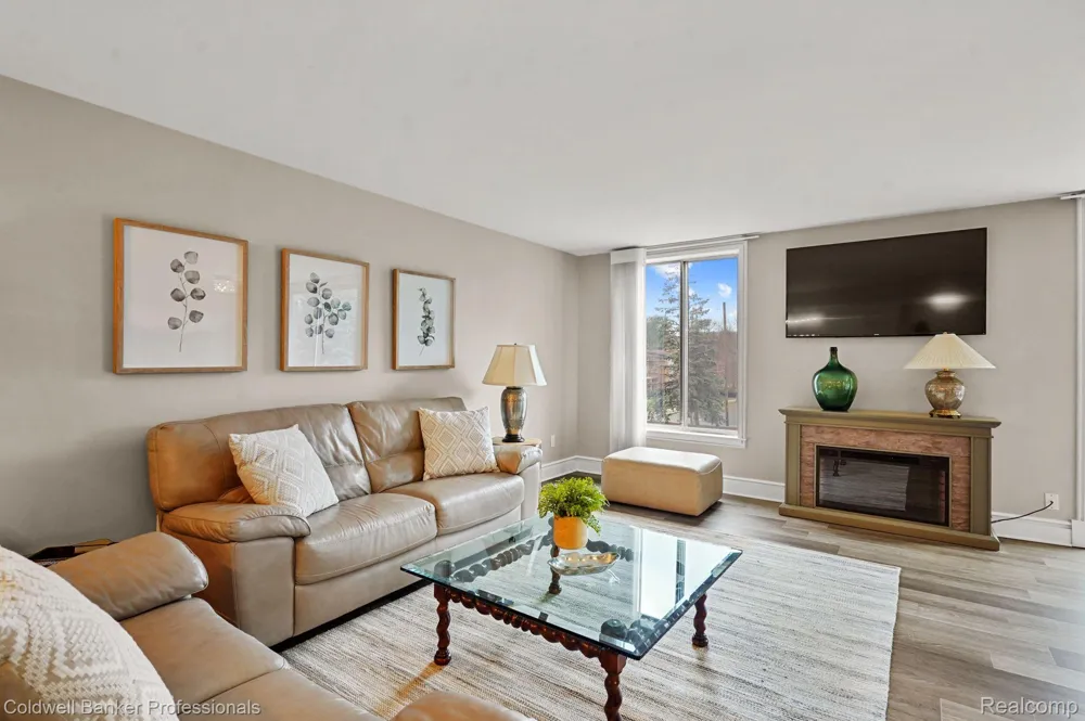 600 W BROWN STREET #109 Birmingham City, MI 48009