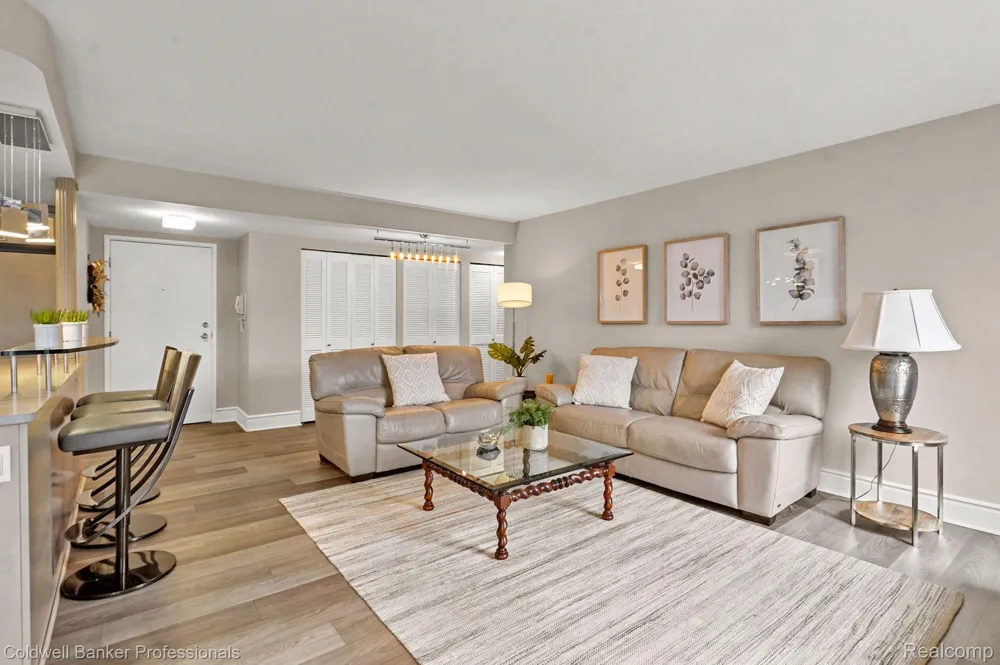 600 W BROWN STREET #109 Birmingham City, MI 48009