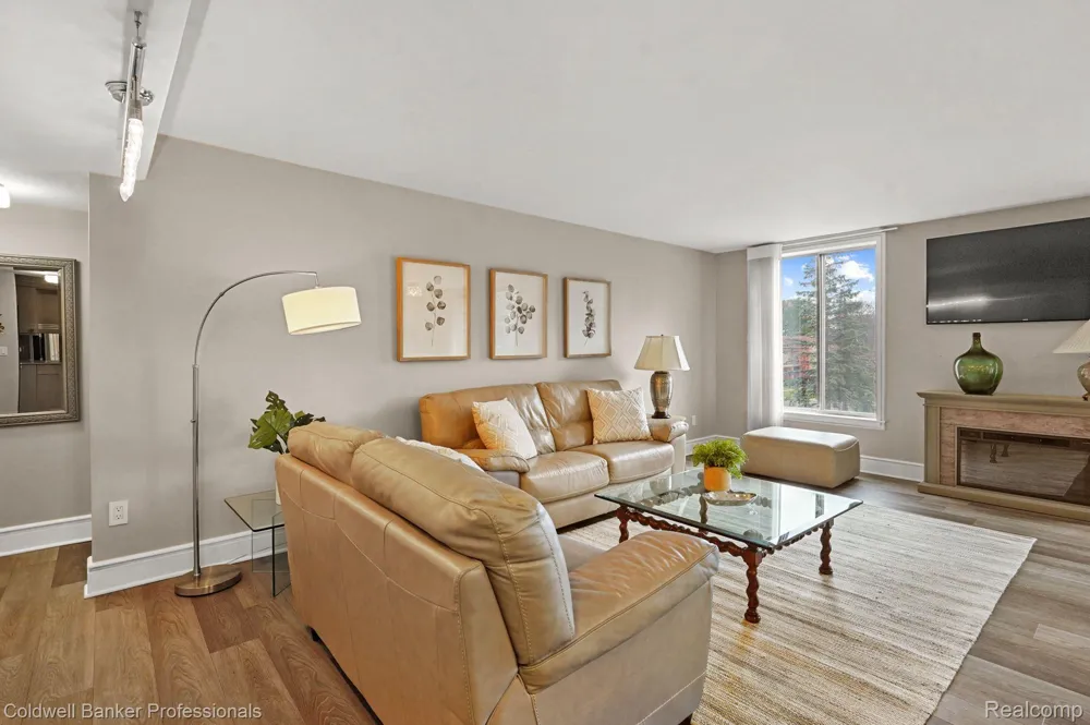 600 W BROWN STREET #109 Birmingham City, MI 48009