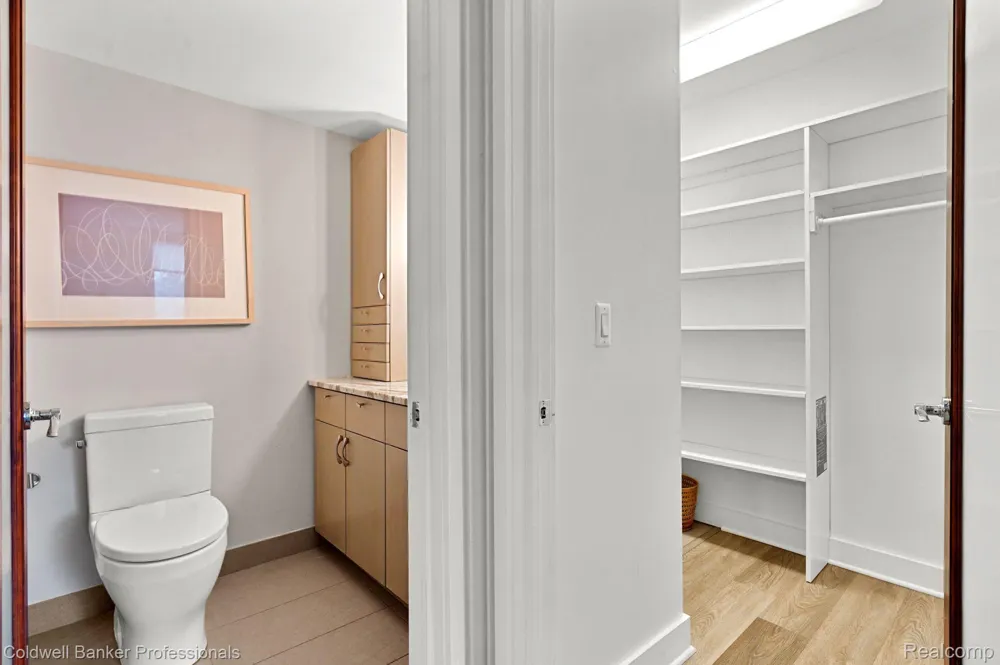 600 W BROWN STREET #109 Birmingham City, MI 48009