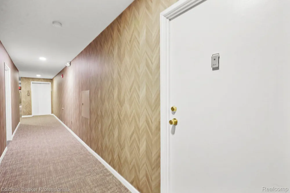 600 W BROWN STREET #109 Birmingham City, MI 48009