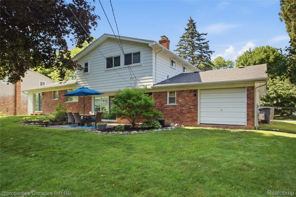 5569 Tadworth Place West Bloomfield Charter Township, MI 48322
