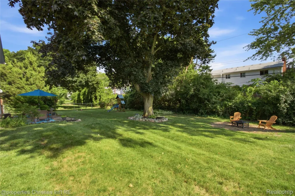 5569 Tadworth Place West Bloomfield Charter Township, MI 48322