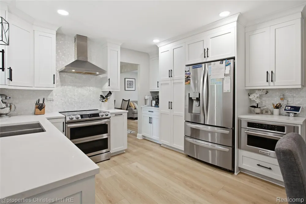5569 Tadworth Place West Bloomfield Charter Township, MI 48322