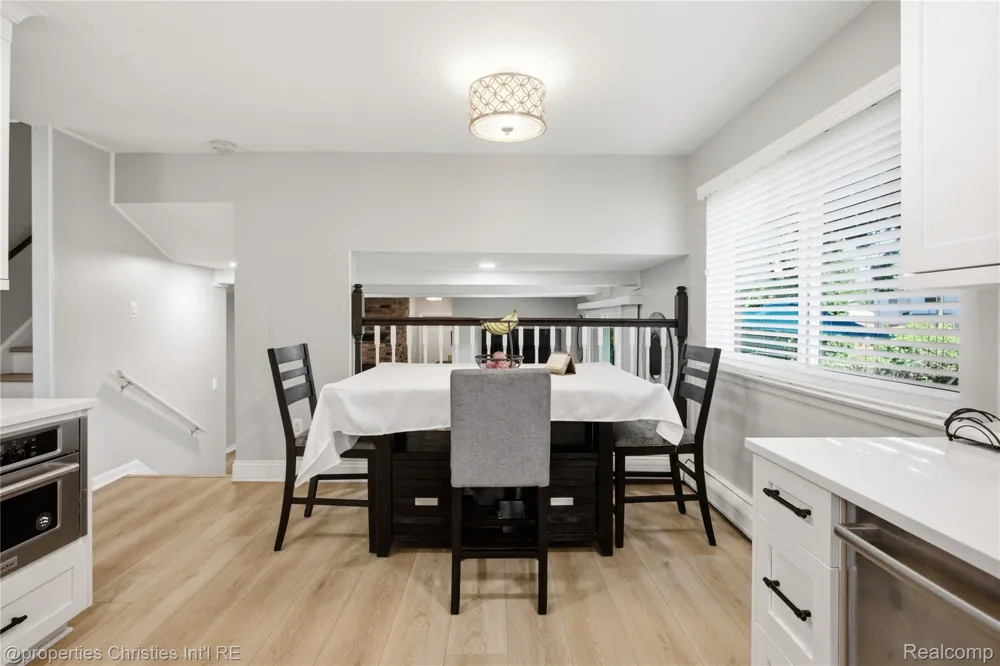 5569 Tadworth Place West Bloomfield Charter Township, MI 48322