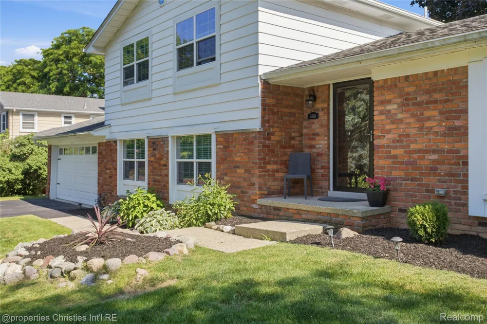 5569 Tadworth Place West Bloomfield Charter Township, MI 48322