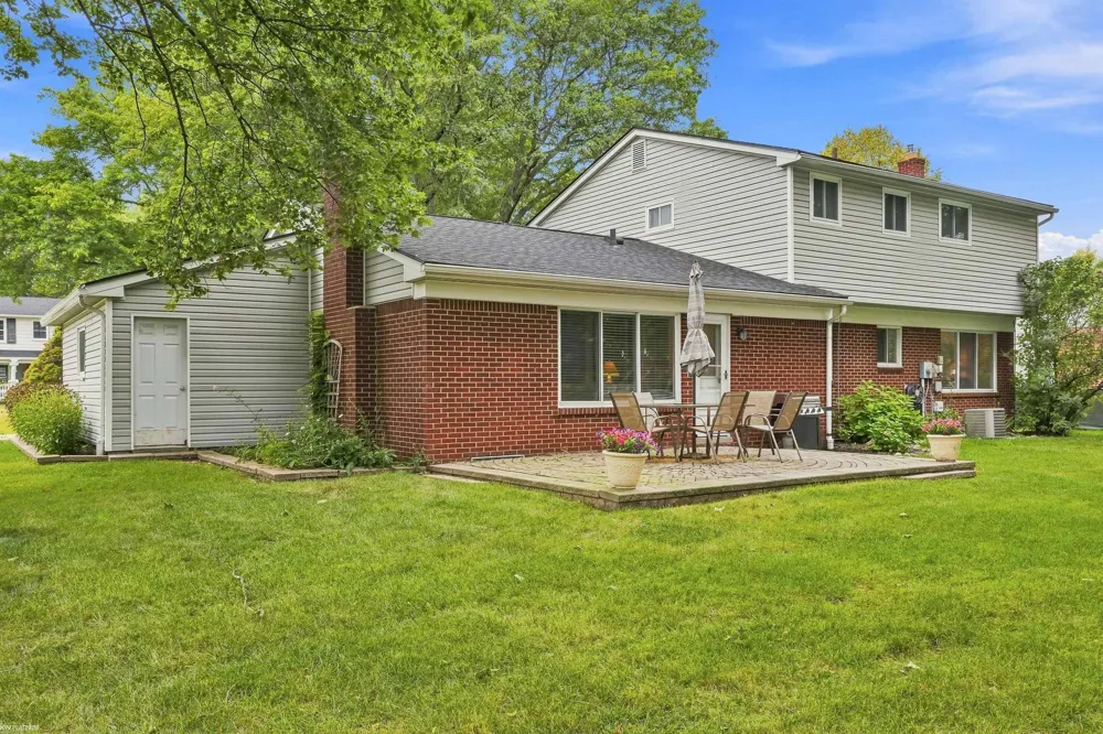 36724 Nantucket Court Clinton Charter Township, MI 48035