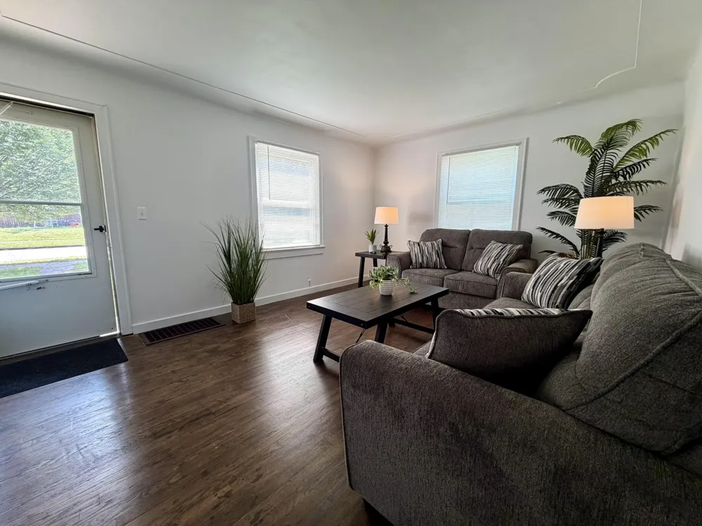 1318 Catherine Avenue Muskegon City, MI 49442