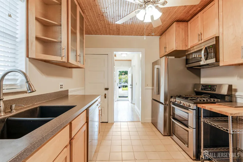 610 Front Street Dunellen, NJ 08812