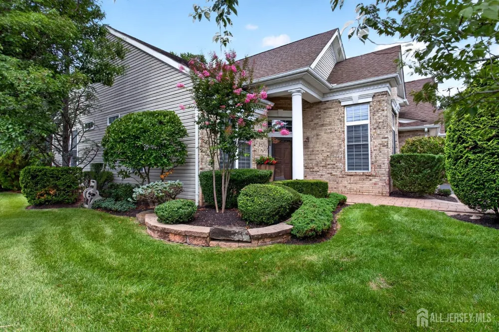 14 Crooked Stick Place Monroe, NJ 08831