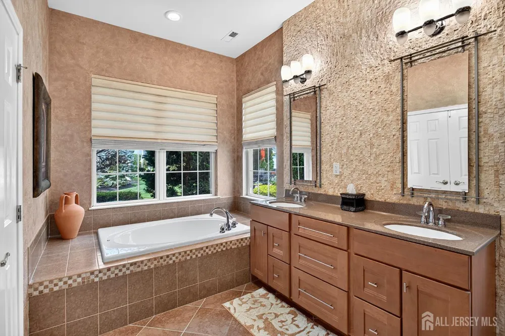 14 Crooked Stick Place Monroe, NJ 08831