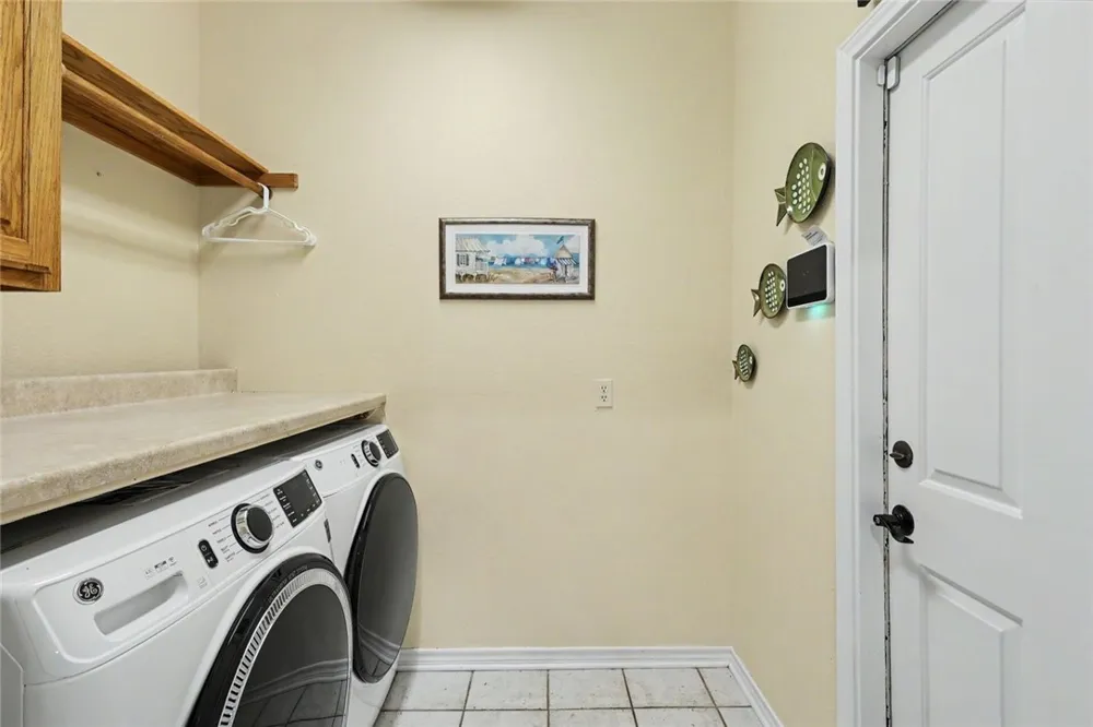 105 Windjammer Street Rockport, TX 78382
