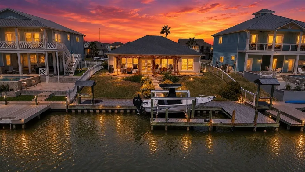 105 Windjammer Street Rockport, TX 78382