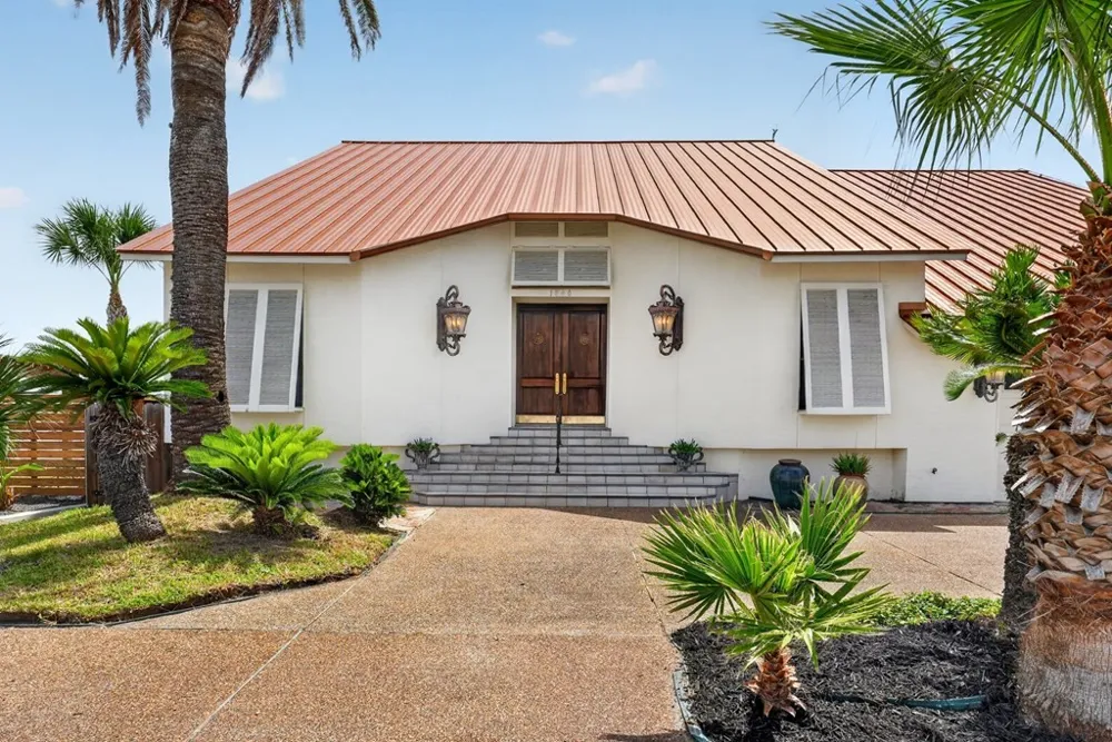 1840 Bay Shore Drive Rockport, TX 78382