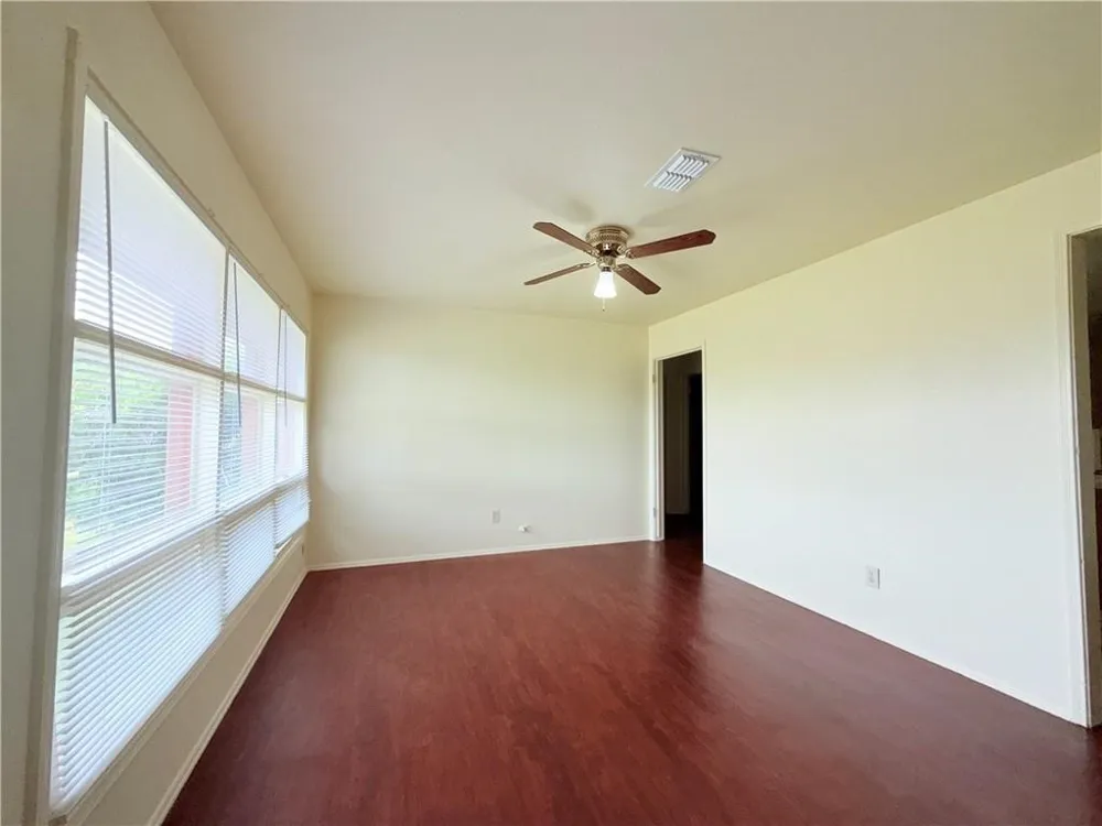 4725 Wynona Drive Corpus Christi, TX 78411