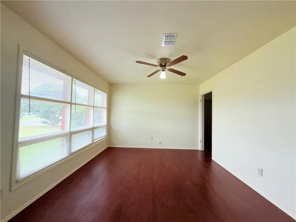 4725 Wynona Drive Corpus Christi, TX 78411