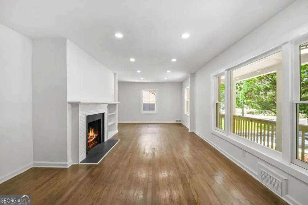 2580 Cascade RD SW Atlanta, GA 30311