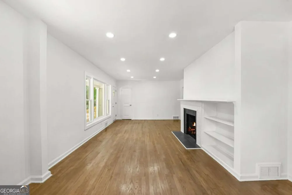 2580 Cascade RD SW Atlanta, GA 30311