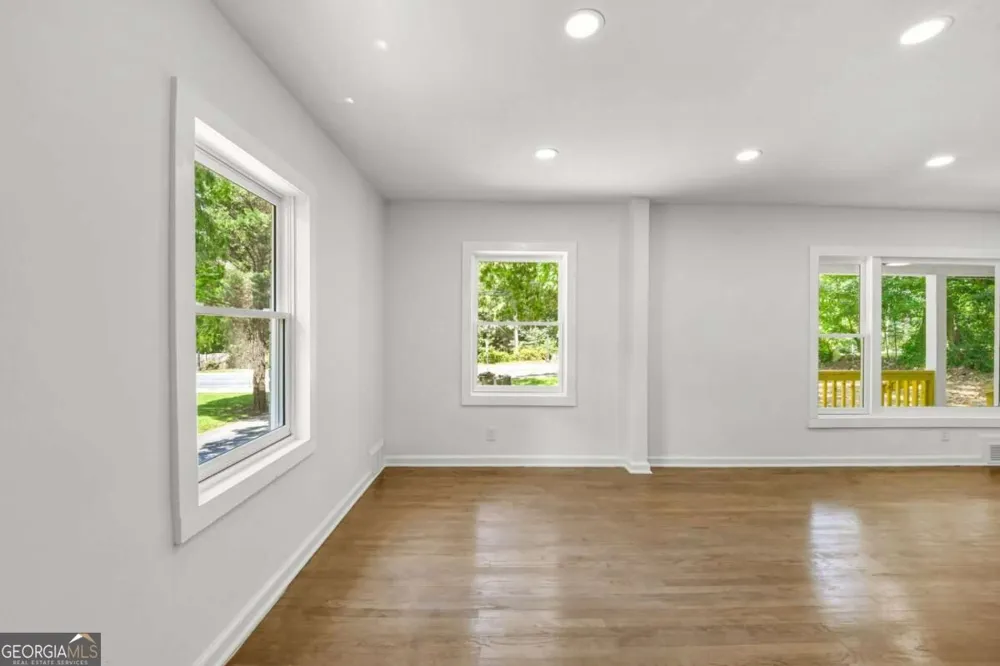 2580 Cascade RD SW Atlanta, GA 30311