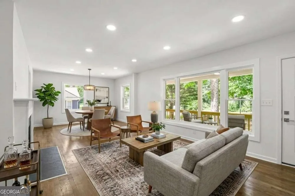 2580 Cascade RD SW Atlanta, GA 30311