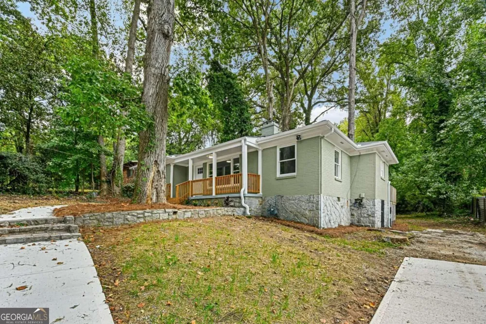 2580 Cascade RD SW Atlanta, GA 30311