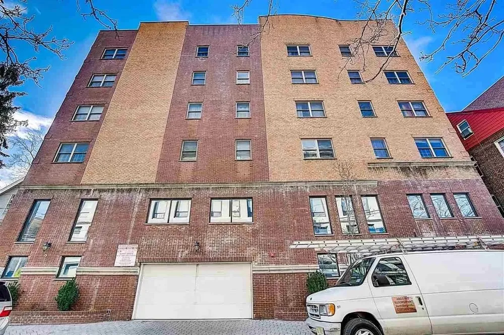 135 38TH ST Union City, NJ 07661