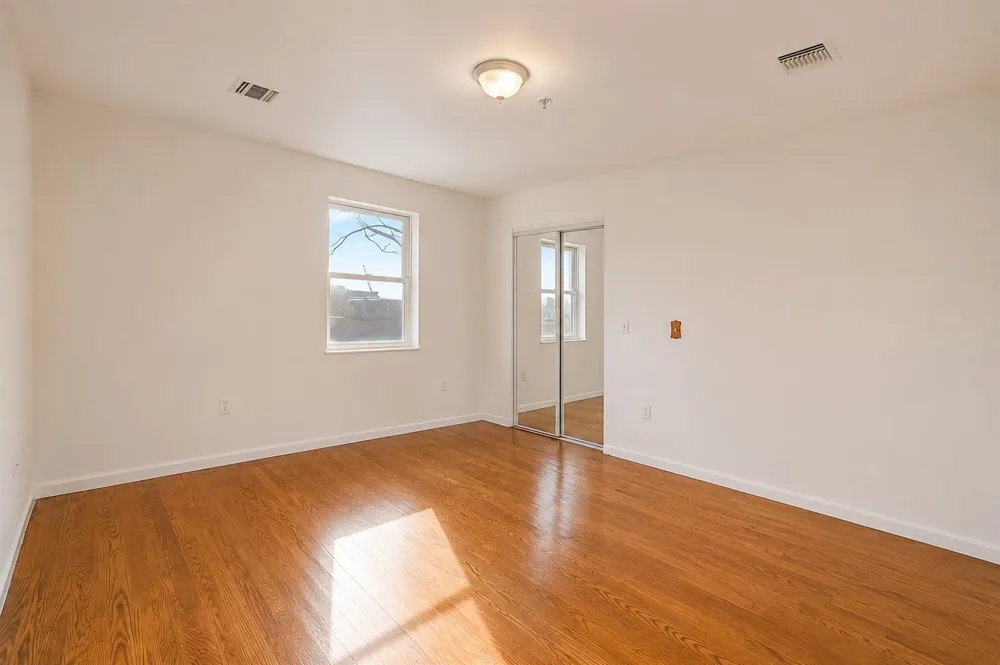 135 38TH ST Union City, NJ 07661