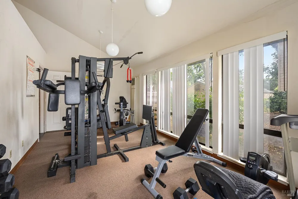 425 Mission Boulevard Santa Rosa, CA 95409