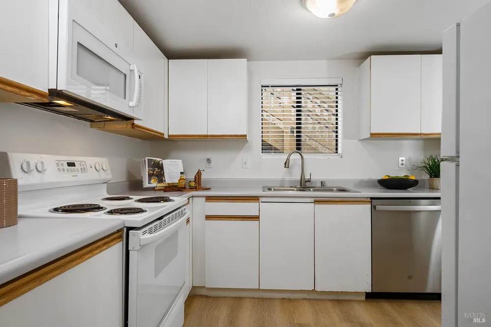 425 Mission Boulevard Santa Rosa, CA 95409