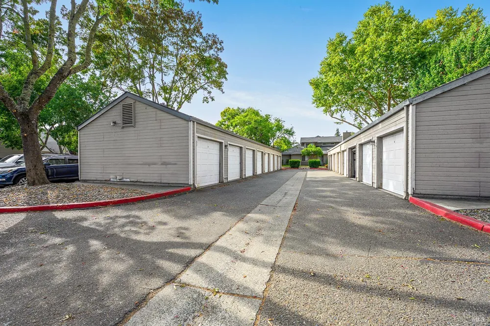 425 Mission Boulevard Santa Rosa, CA 95409