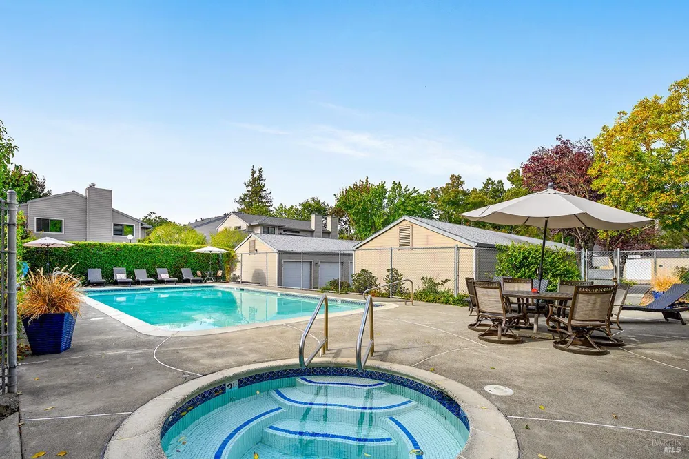 425 Mission Boulevard Santa Rosa, CA 95409
