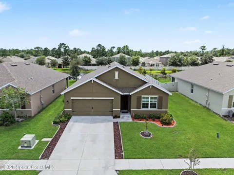 749 Forest Trace Circle