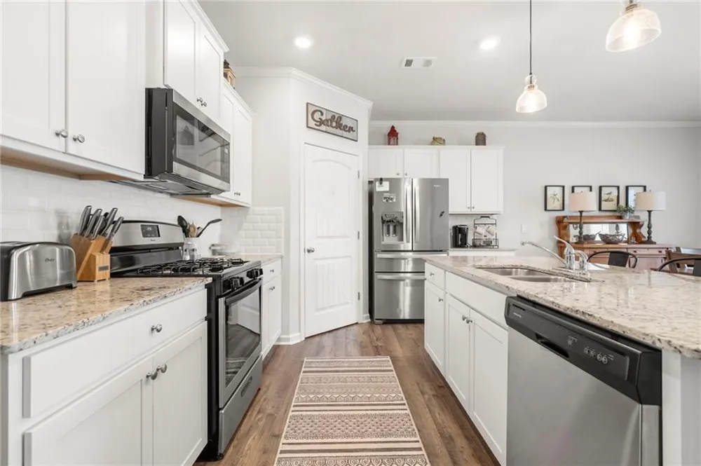 83 Fernbrook Trail Dawsonville, GA 30534