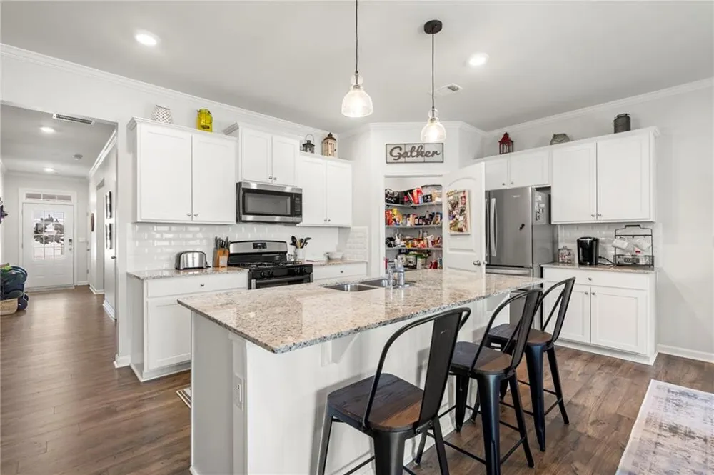 83 Fernbrook Trail Dawsonville, GA 30534