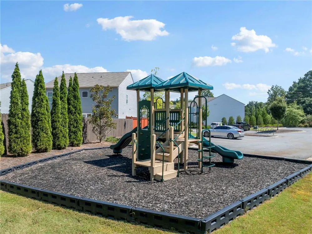 83 Fernbrook Trail Dawsonville, GA 30534