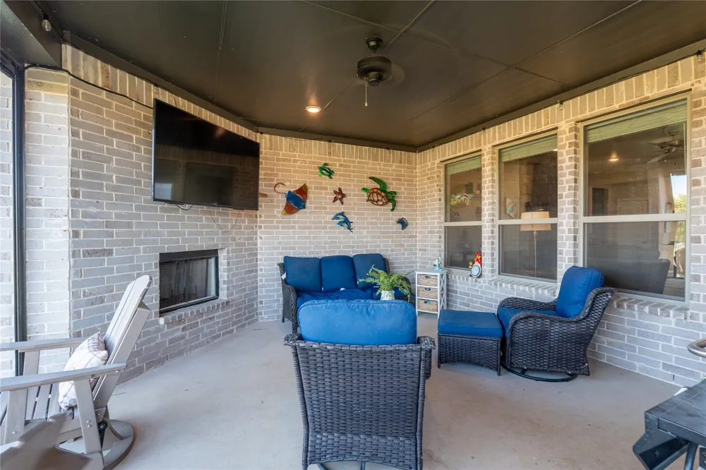 1215 Sanger Springtown, TX 76082