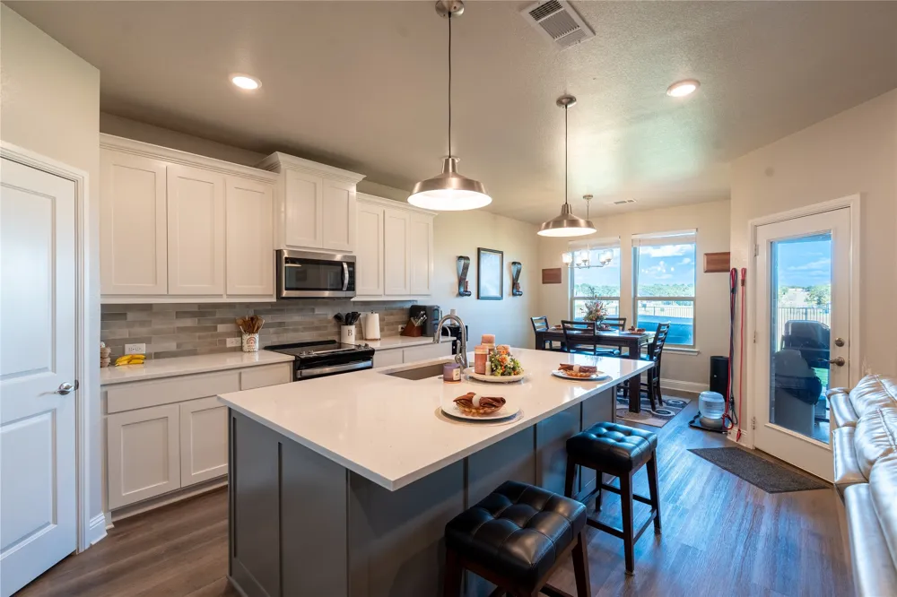 1215 Sanger Springtown, TX 76082