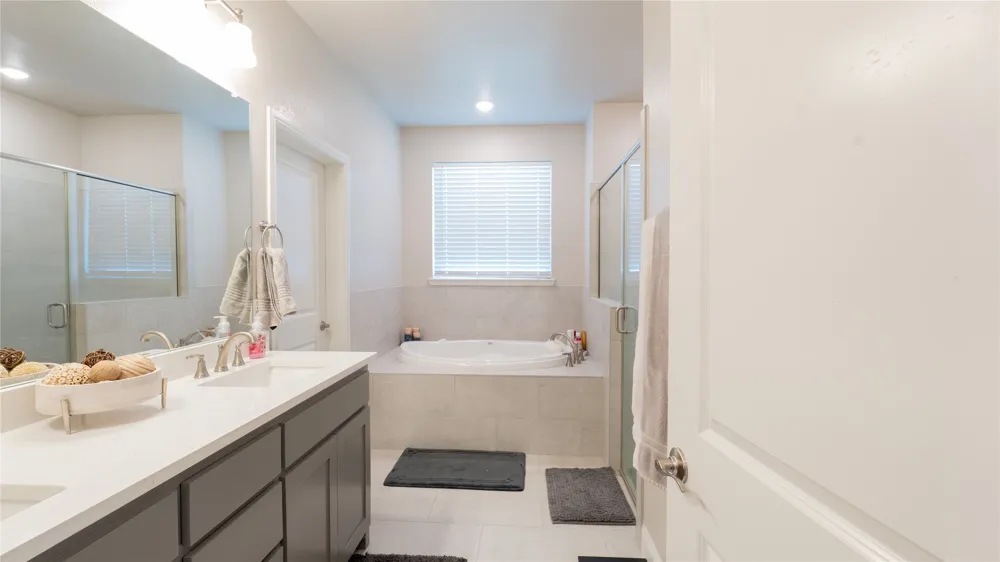 1215 Sanger Springtown, TX 76082